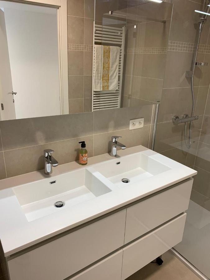 Lichtrijk 2-slaapkamerappartement Met Zeezicht En Gratis Parking Appartement Oostende