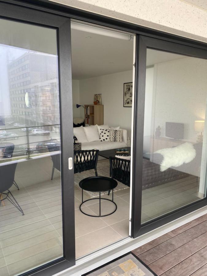 Lichtrijk 2-slaapkamerappartement Met Zeezicht En Gratis Parking Appartement *