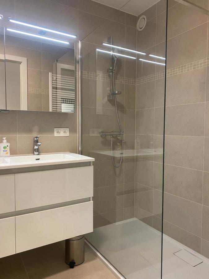 Lichtrijk 2-slaapkamerappartement Met Zeezicht En Gratis Parking Oostende